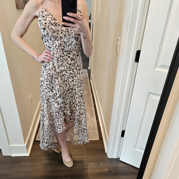 NWT 🔴 Express Floral Hi/Lo Faux Wrap Dress - SIZE M - Picture 3 of 14